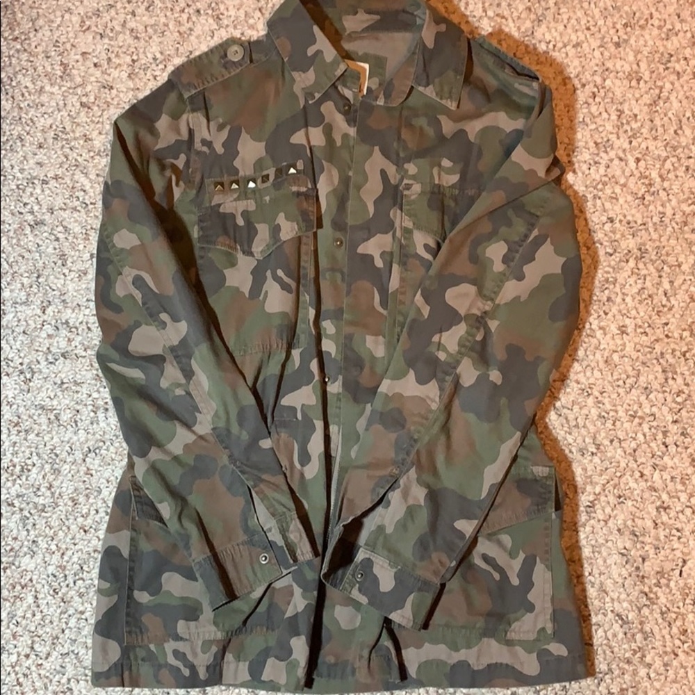 Women’s camo jacket